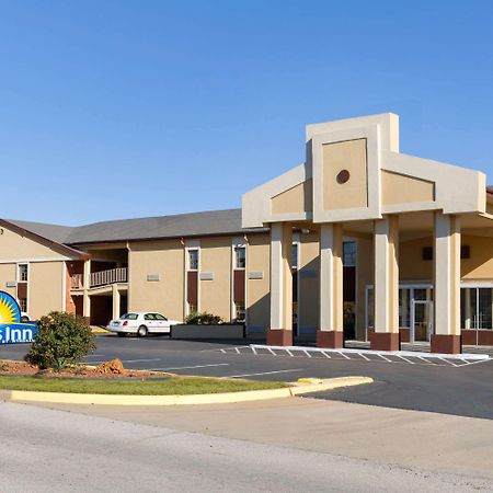 Days Inn By Wyndham Lawton Extérieur photo