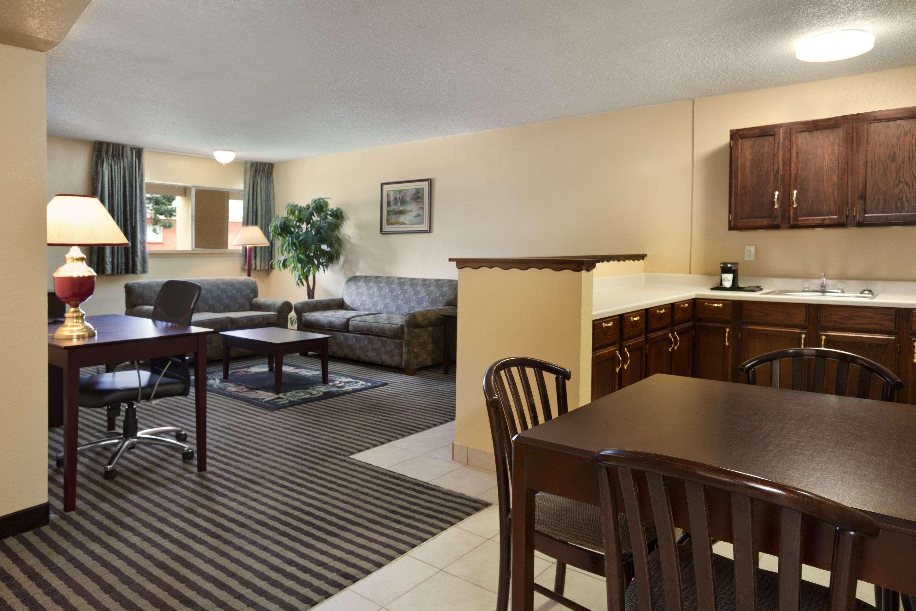 Days Inn By Wyndham Lawton Extérieur photo