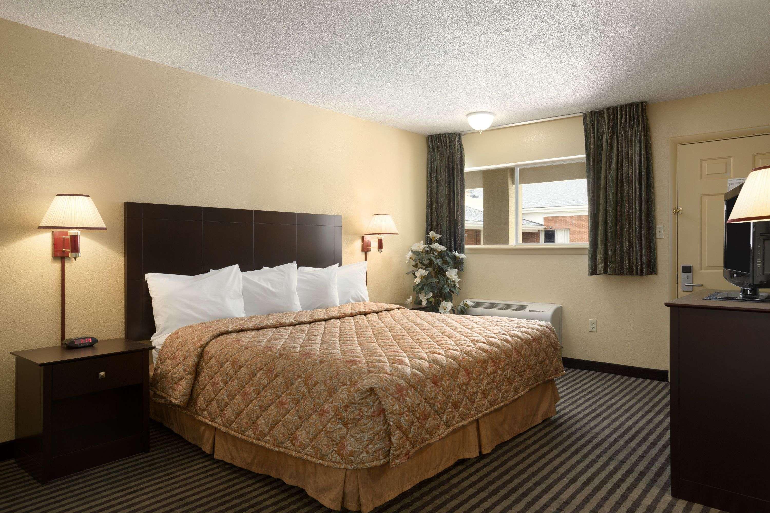 Days Inn By Wyndham Lawton Extérieur photo