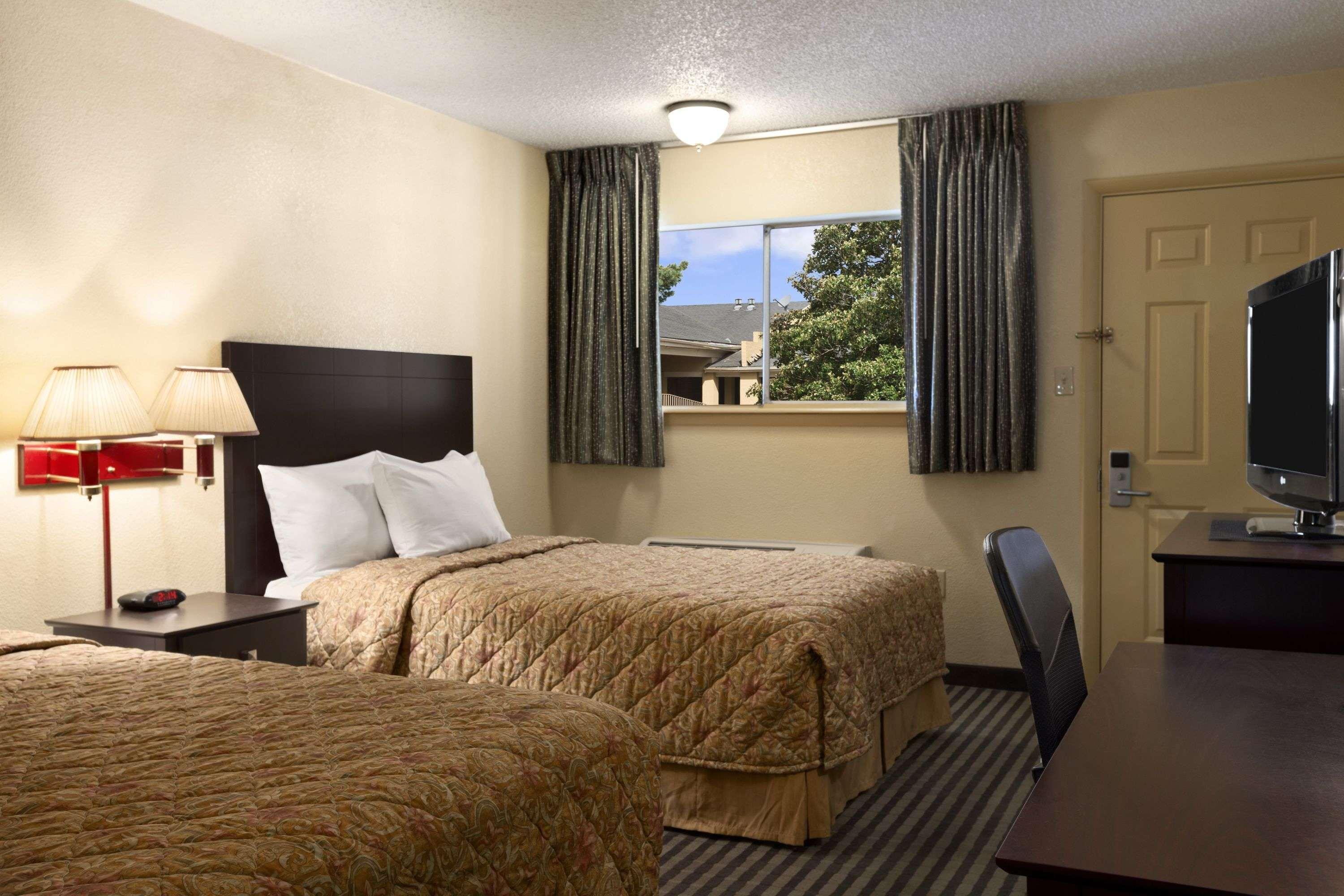 Days Inn By Wyndham Lawton Extérieur photo