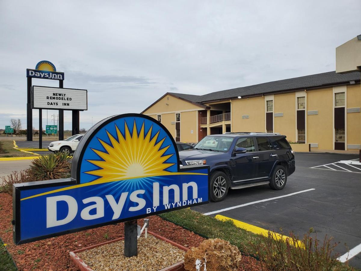 Days Inn By Wyndham Lawton Extérieur photo