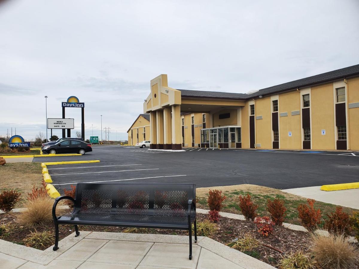 Days Inn By Wyndham Lawton Extérieur photo