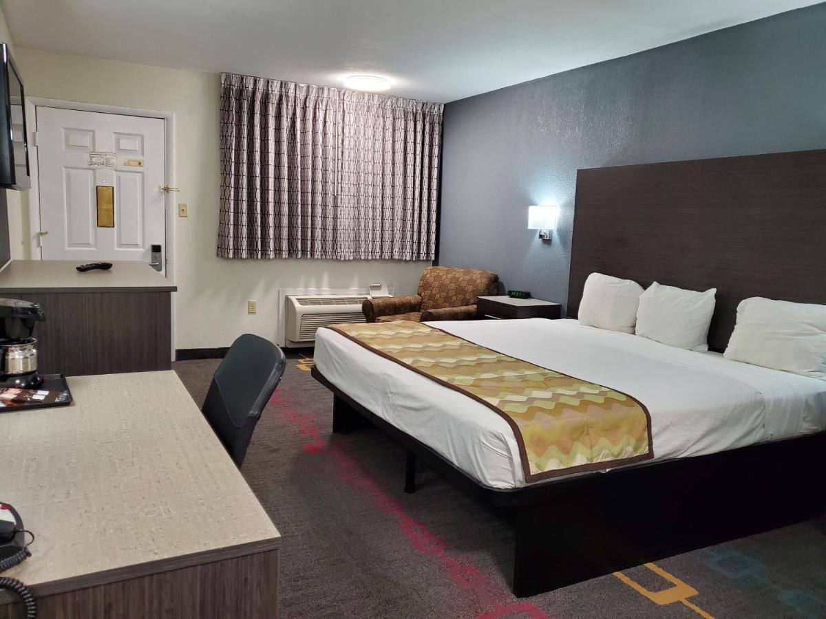 Days Inn By Wyndham Lawton Extérieur photo